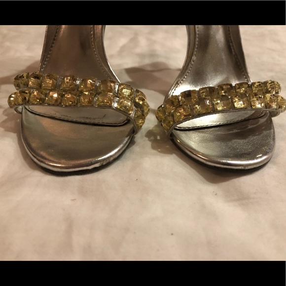 Unlisted Silver and Gold 3” Heels Size 6.5 - Picture 6 of 6
